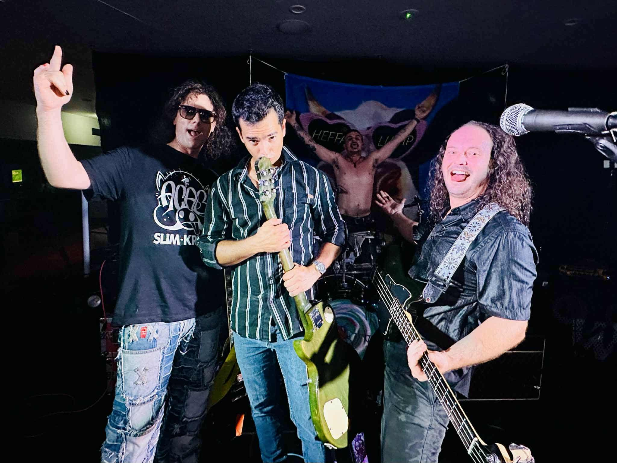 Heffa Lump performing live in Cairns, local rock band blending grunge, jazz and alternative cowboy rock fusion